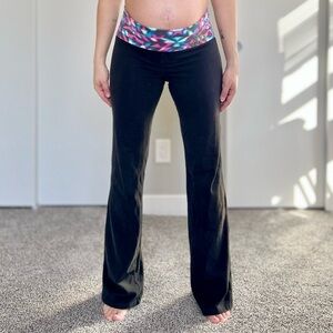 Vintage Y2K Victoria's Secret PINK Rhinestone Fold Over Yoga Pants - Aztec Print